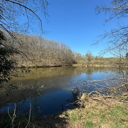 Charmant studio à Néris-les-Bains de 20 m² Апартаменты