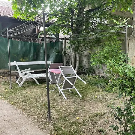Charmant studio à Néris-les-Bains de 20 m² Нери-ле-Бен